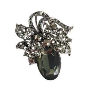 Vintage Brooch Women's Charcoal Faceted Faux Stone Silver Tone Leaf Bow